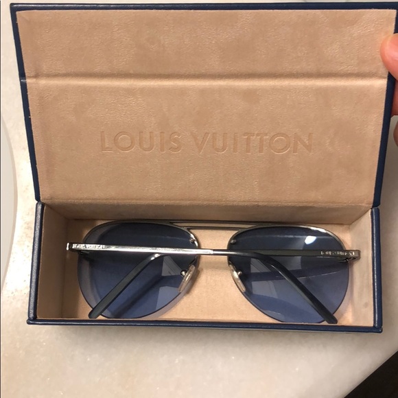 Louis Vuitton Clockwise Sunglasses (Western) - Picture 2 of 7